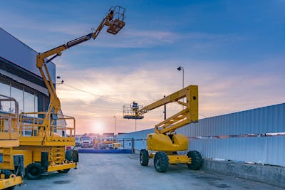 Articulated vs Telescopic Boom Lifts: What’s the Difference?