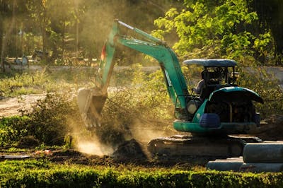 5 Things to Know Before Hiring a Mini Excavator