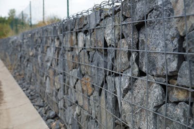 2022 Retaining Wall Cost Guide- Find a contractor | iseekplant