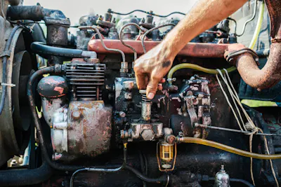 2022 Diesel Mechanic Cost Guide- Get a quote | iseekplant